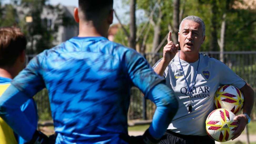 Alfaro paró un once pensando en Lanús