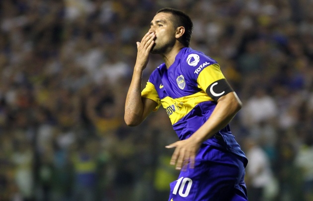 ROMAN SIEMPRE CERCA DEL HINCHA DE BOCA