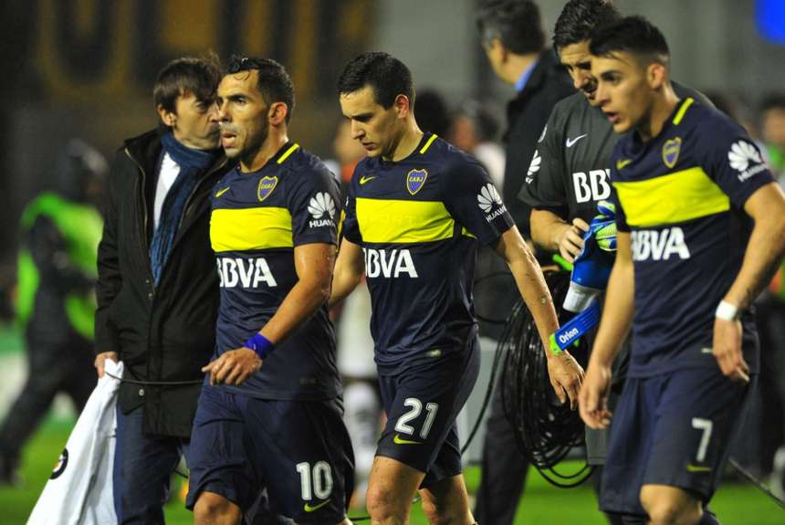 Boca y una noche negra