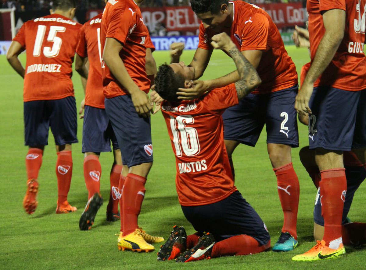 Tiñó de rojo el coloso