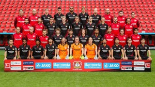 Alario posó con la camiseta del Leverkusen