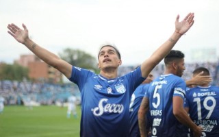 Atlético Tucumán vapuleó a un débil Racing