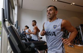 Tevez comenzó a entrenar con pelota