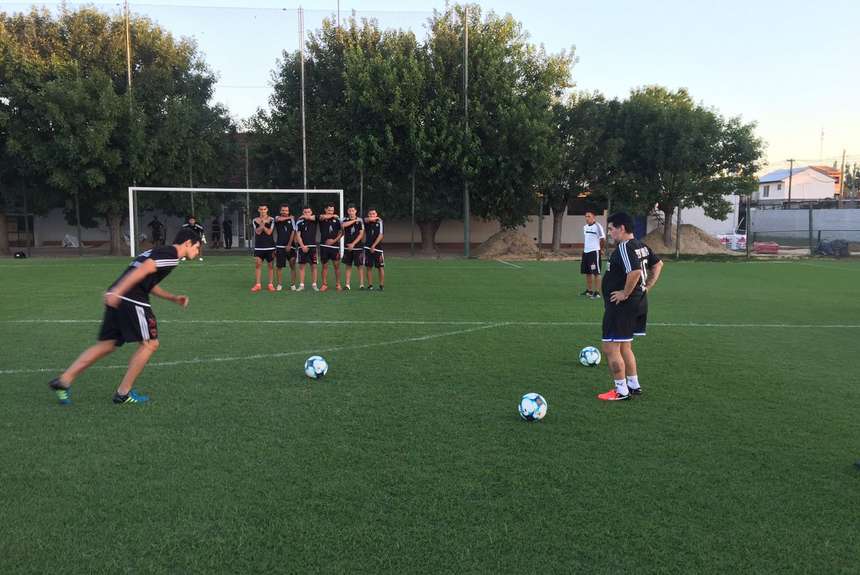 El Diego sigue dando clase