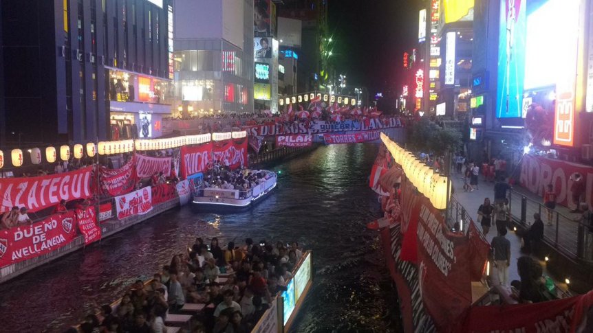 ¡Marea Roja! El apoyo de los hinchas en Japón