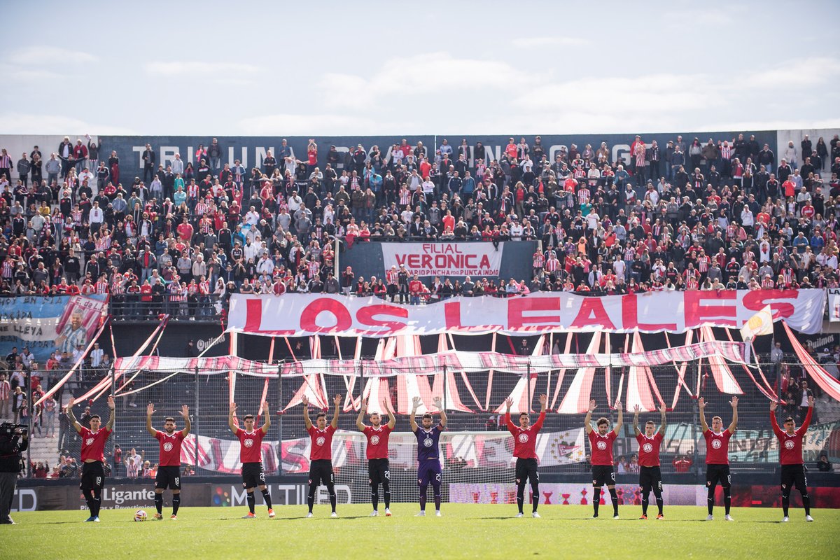 El Rojo con público al Florencio Sola