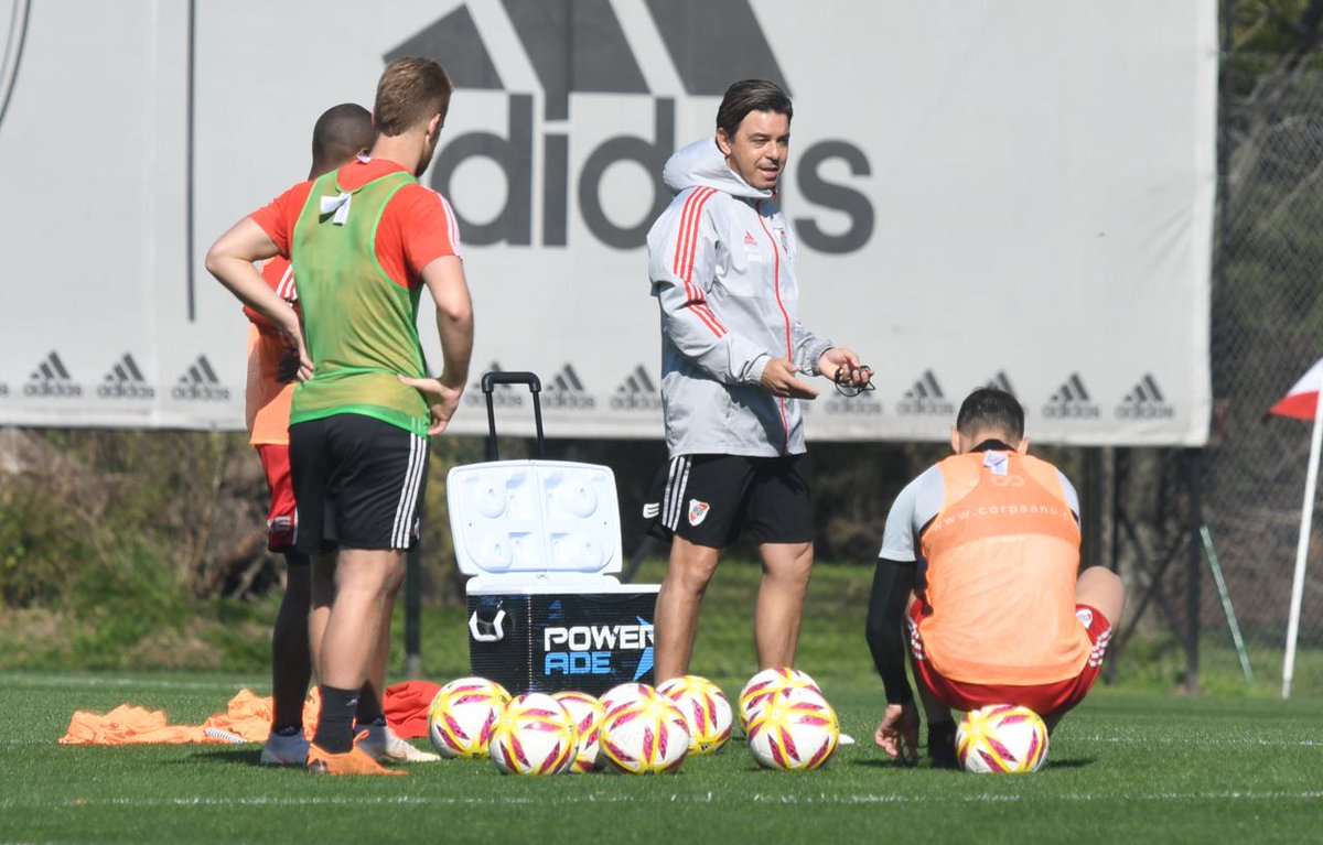 Gallardo paró un tentativo pensando en Platense