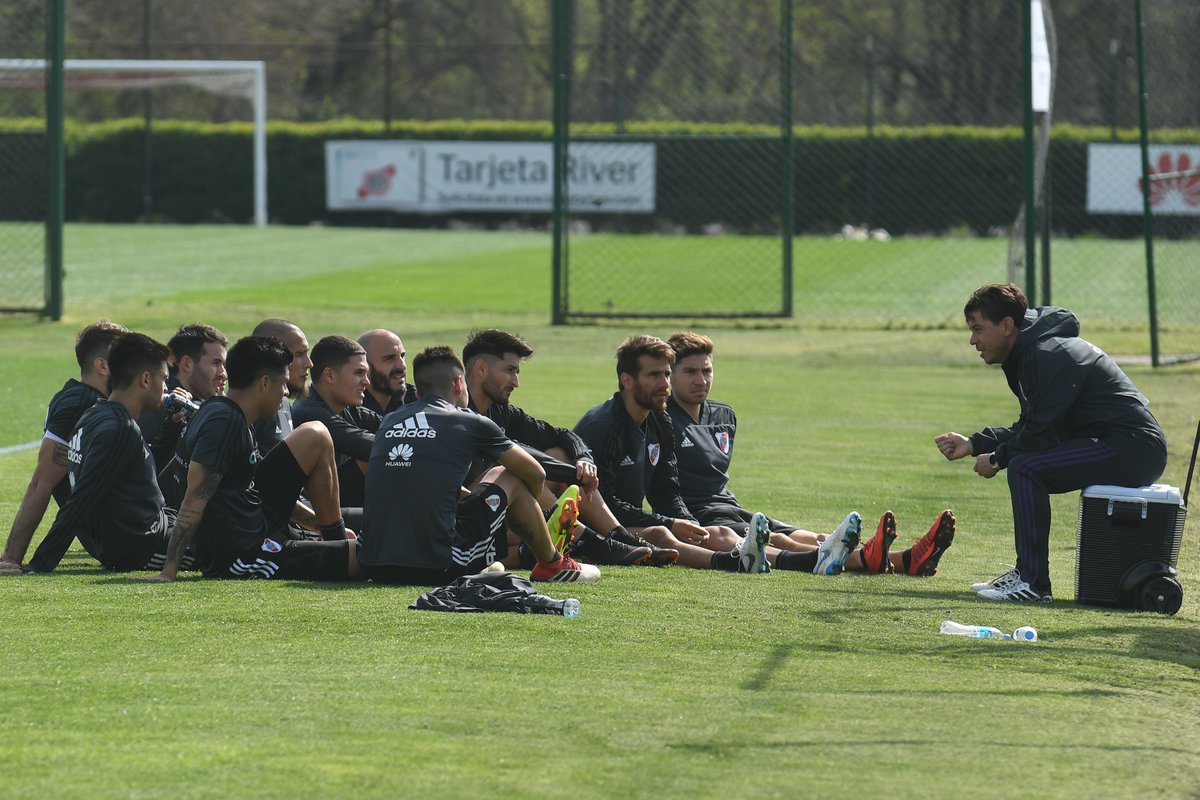 River se entrena expectante a los lesionados