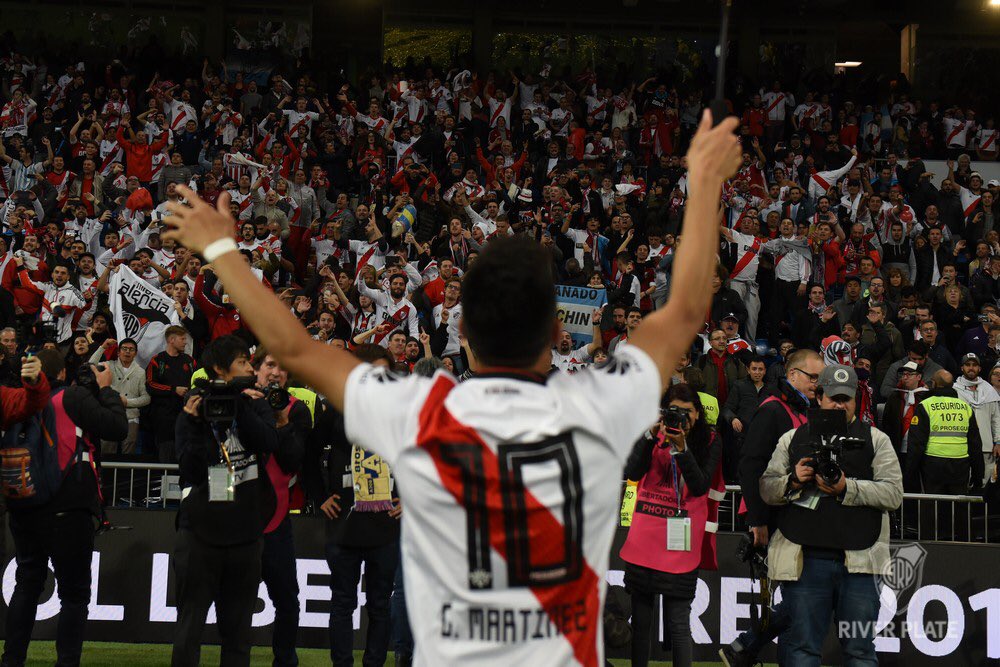 El pasacalles que le colgaron al Pity Martínez