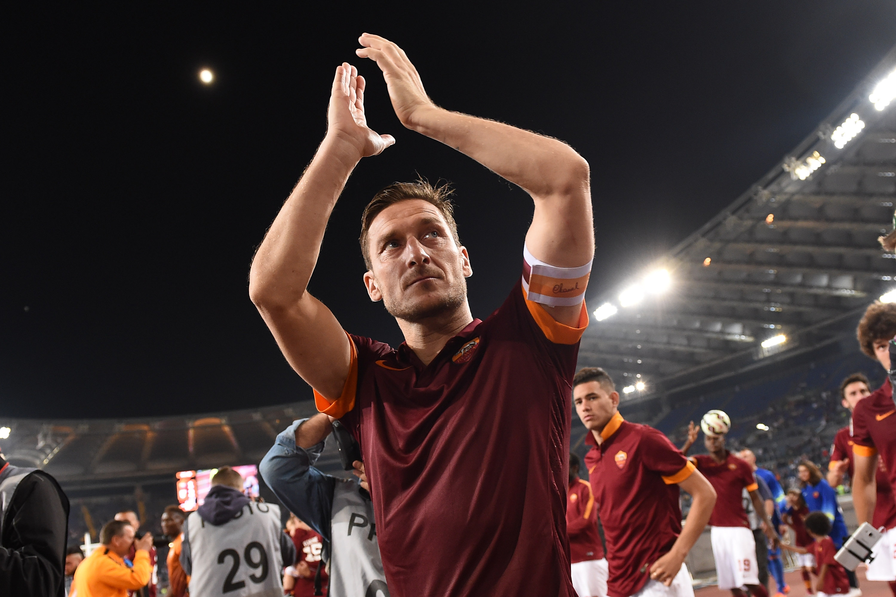 De crack a crack: Diego despidió a Totti