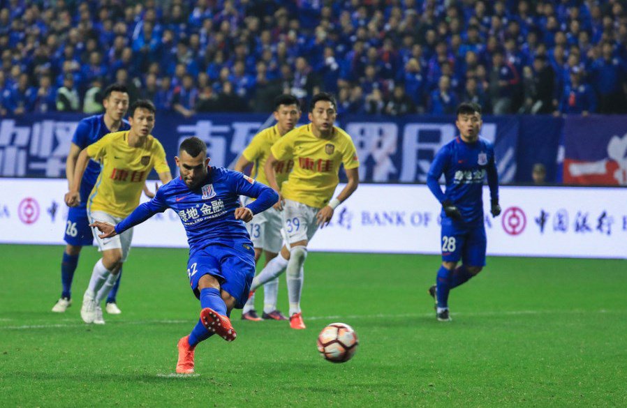 SHANGHAI SHENHUA GOLEÓ AL RITMO DE TEVEZ
