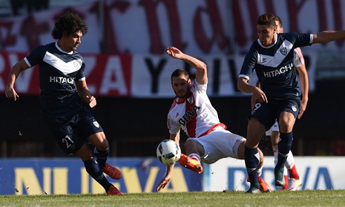 Sábado de River por la noche