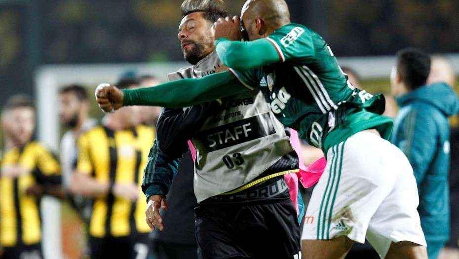 Tras la fuerte pelea, llegó la sanción