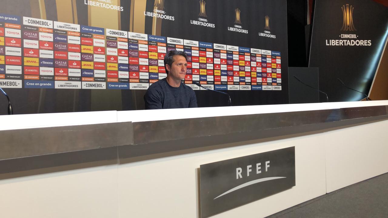 “El equipo lo voy a definir el domingo en el estadio”