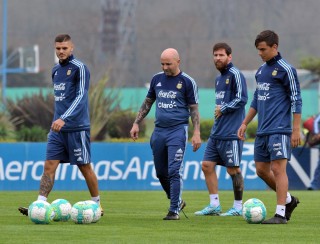 Argentina, al ataque en Montevideo