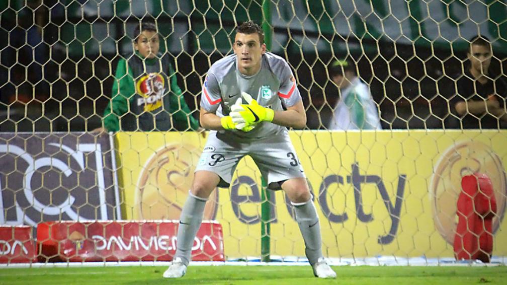 Nueva reunión por Armani