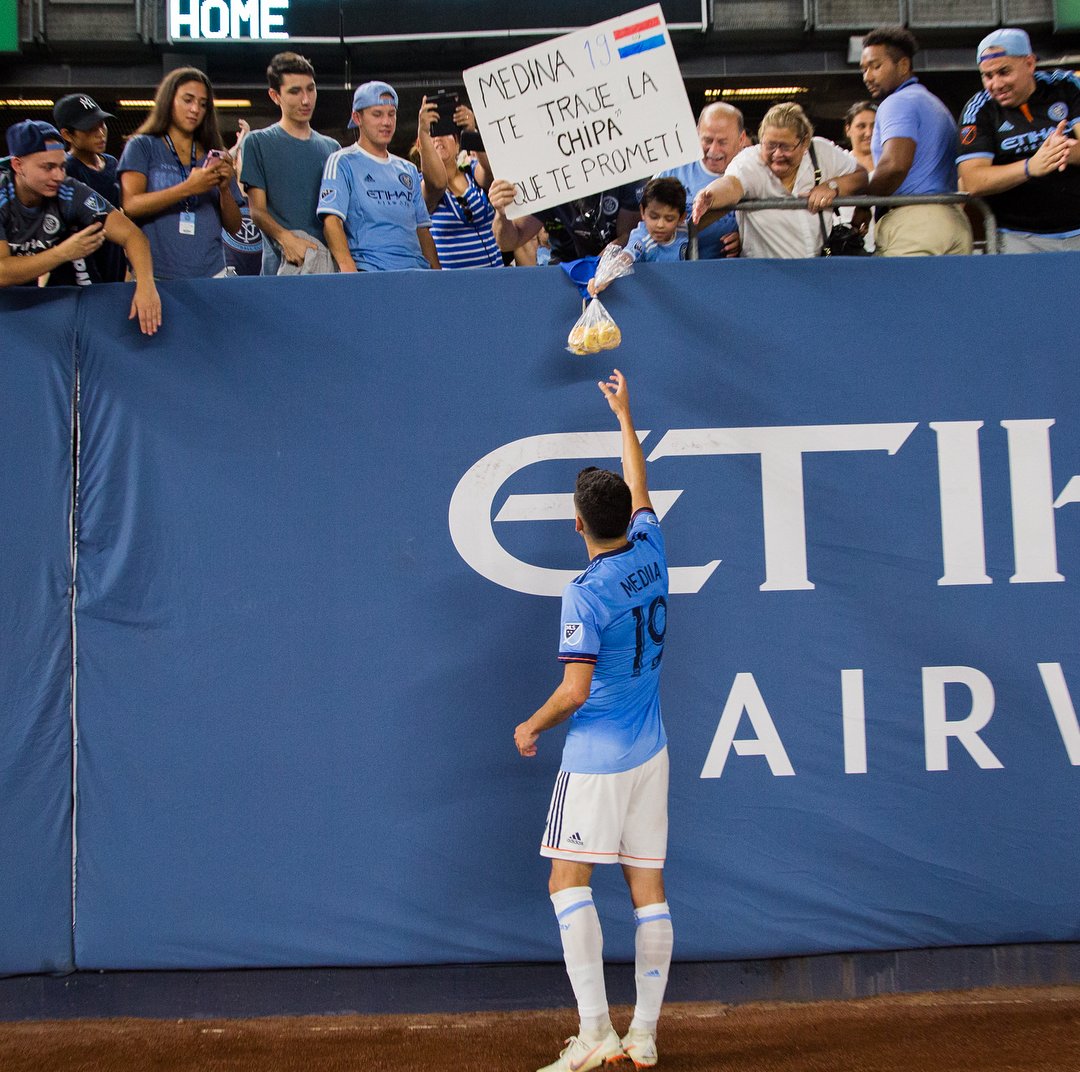 ¡Insólito intercambio de camiseta en la MLS!