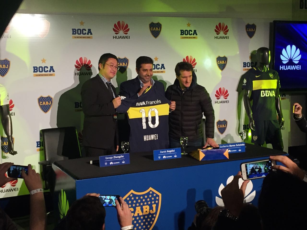 Pilcha y sponsor nuevo