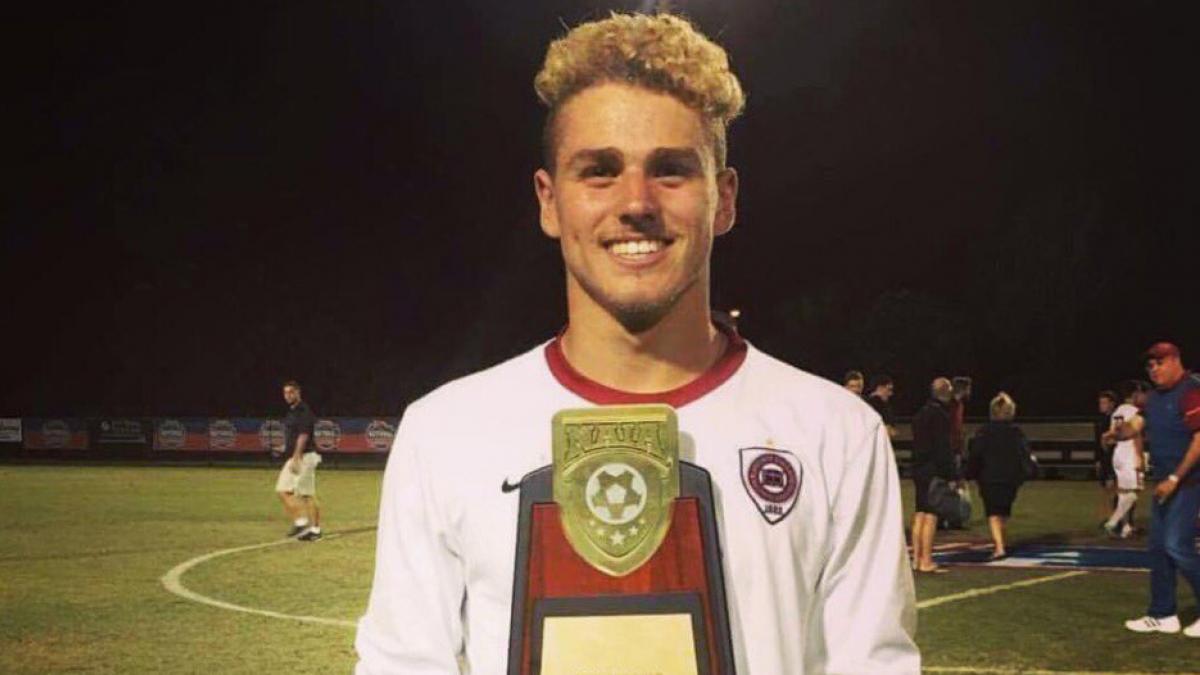 El fútbol volvió a teñirse de negro