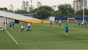 Choque y susto en la practica de esta mañana de Boca