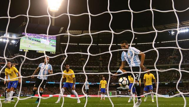 Argentina ganó en el debut de Sampaoli