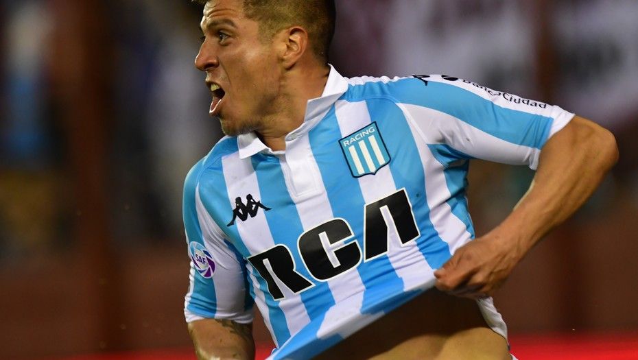 Racing volvió a ganar y sigue siendo el líder
