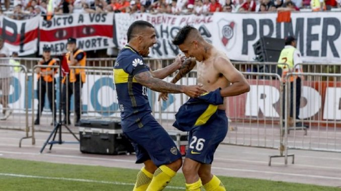 “¿Centurión o Tevez? Los dos”