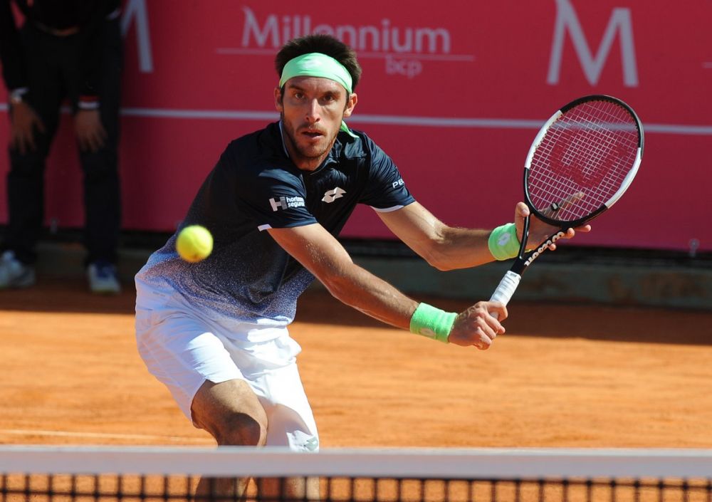 El Yaca, out de Estoril