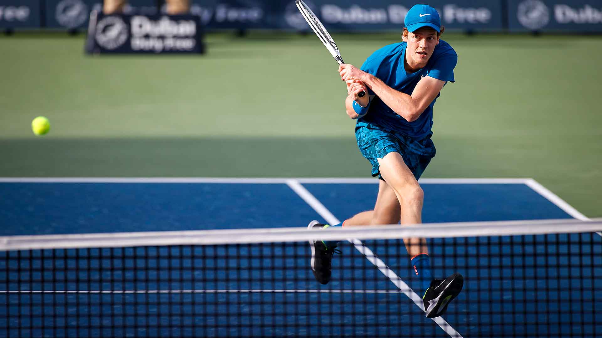 Sinner le ganó un partidazo a Bautista Agut y está en cuartos de Dubai