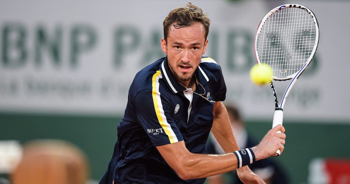 Medvedev ya es sorpresa en Roland Garros