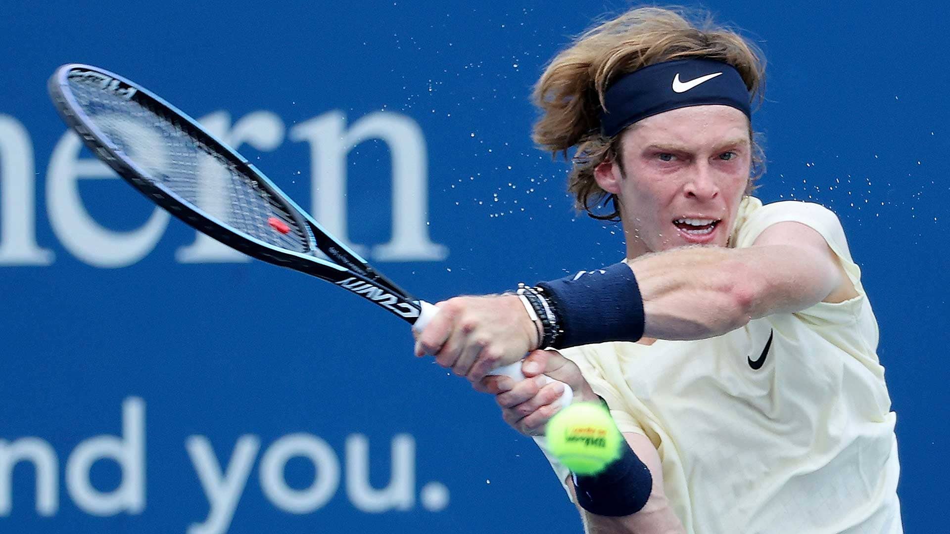 Rublev quebró por fin la racha ante Medvedev
