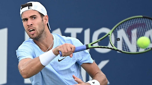 Khachanov venció en sets corridos a Anderson
