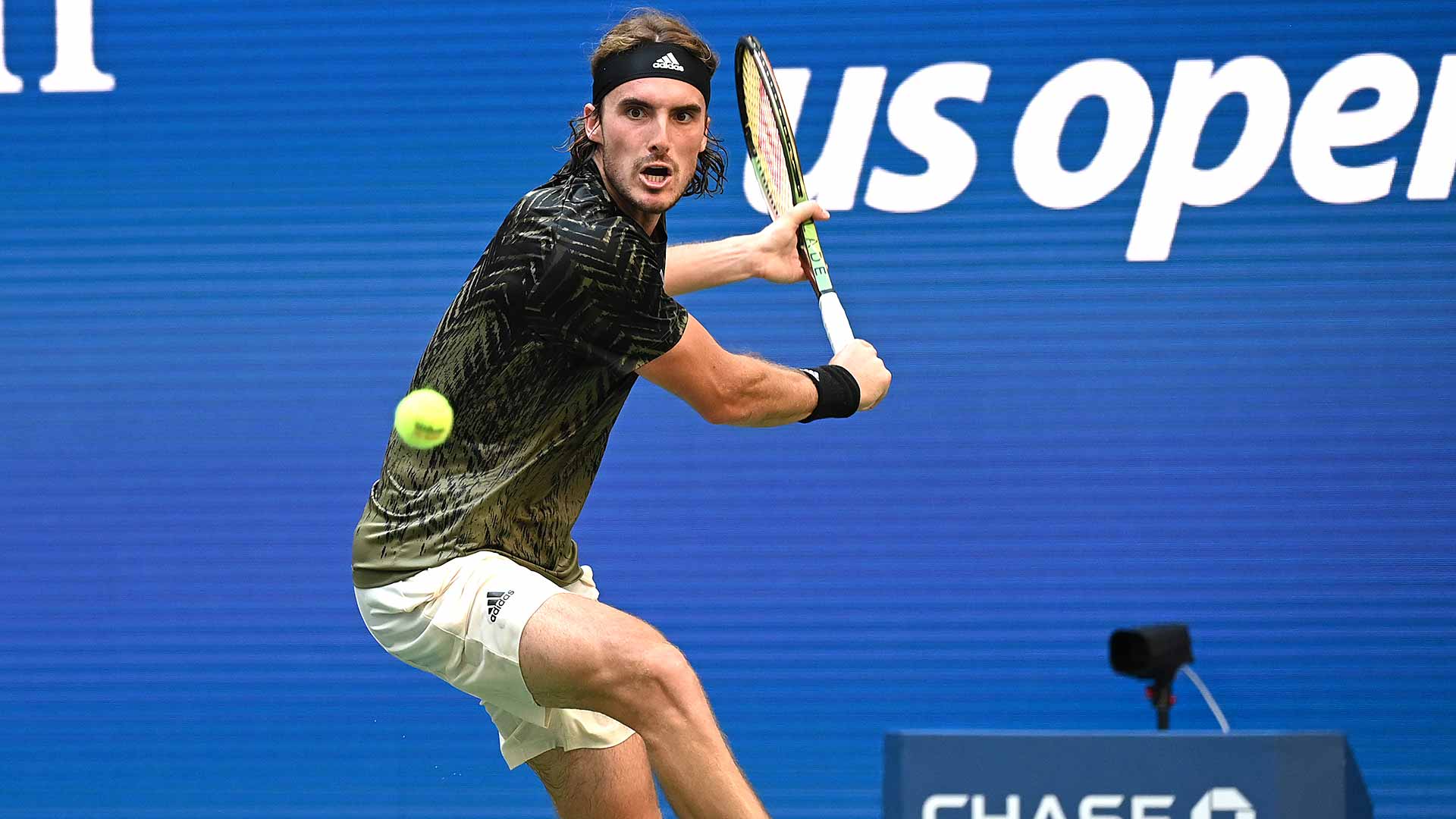 Tsitsipas sobrevivió a Murray en el debut