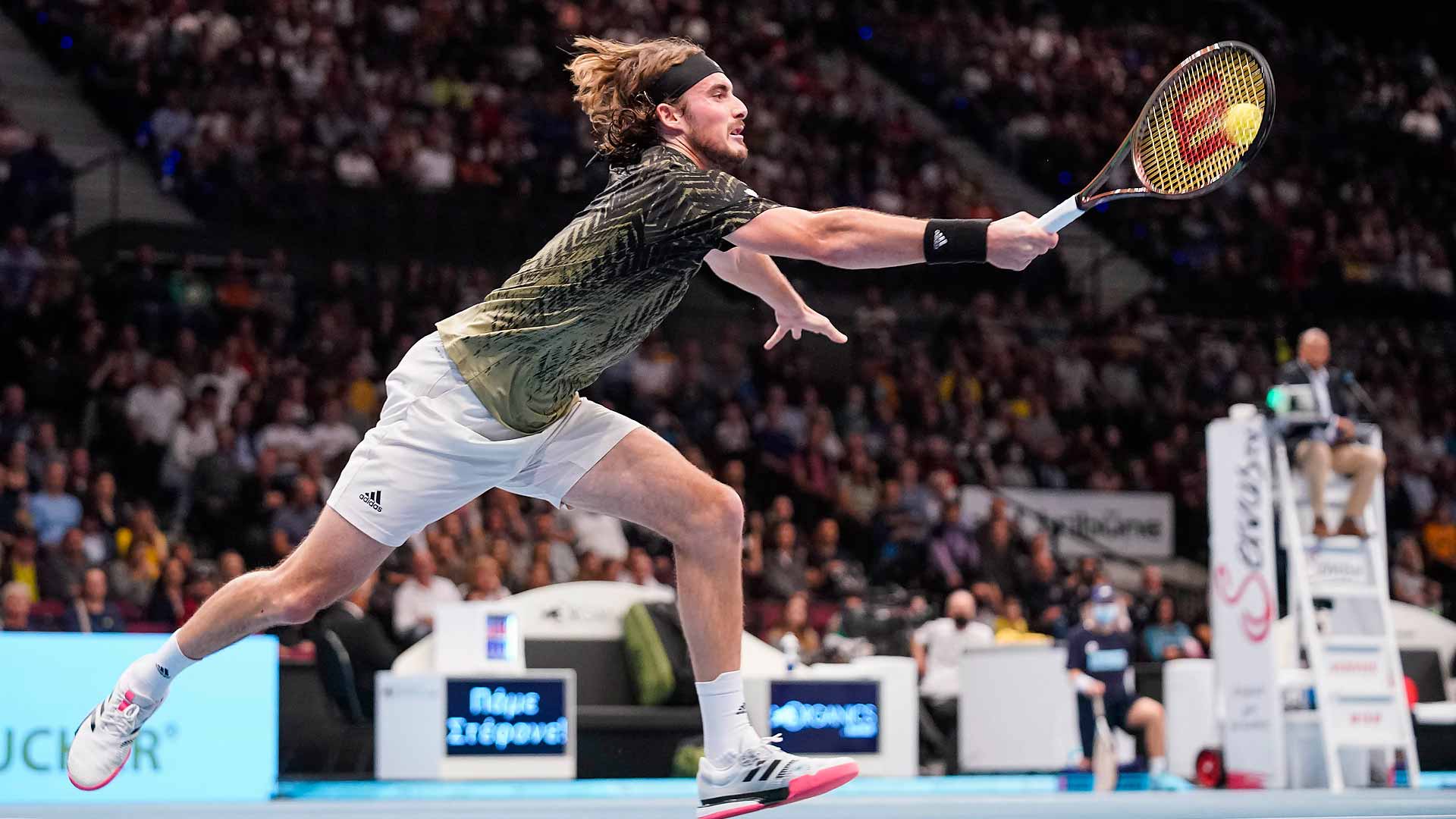 Tsitsipas dio el primer paso en Viena